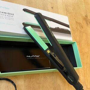 Nume Tourmaline Infused Flat Iron Hair Straightener; Mint Green